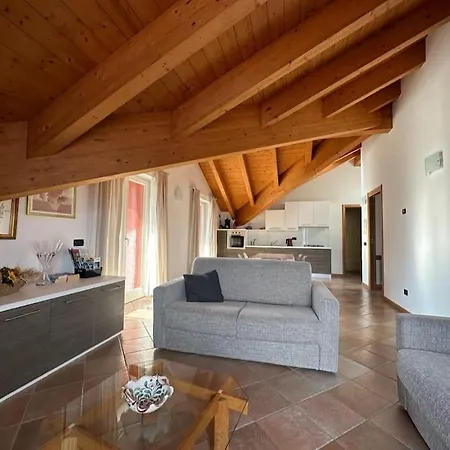 Semesterbostad Casa Nella Pianello Del Lario