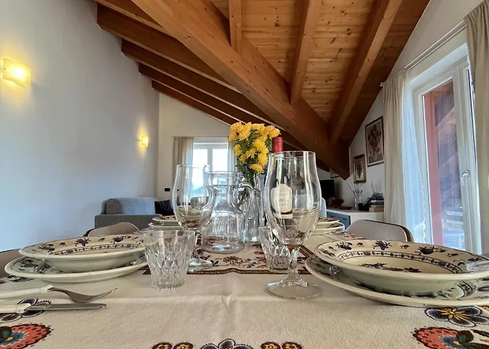 Casa Nella, Vista * Pianello Del Lario