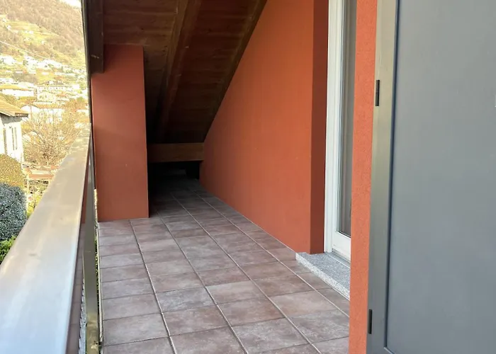 Casa Nella, Vista * Pianello Del Lario