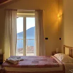 Casa Nella, Vista * Pianello Del Lario