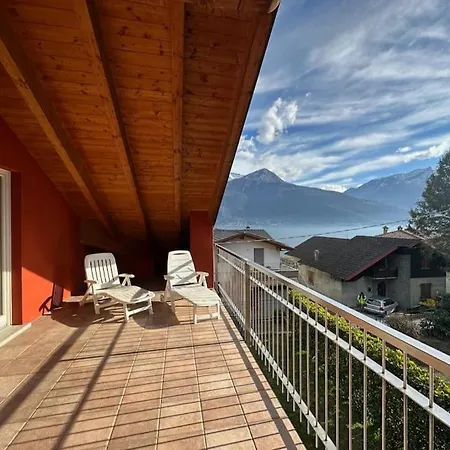 Casa Nella, Vista * Pianello Del Lario