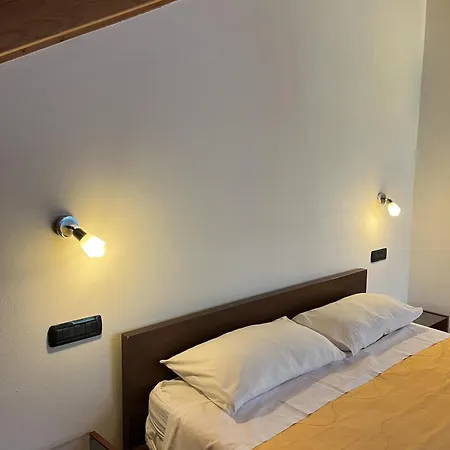 Casa Nella, Vista * Pianello Del Lario