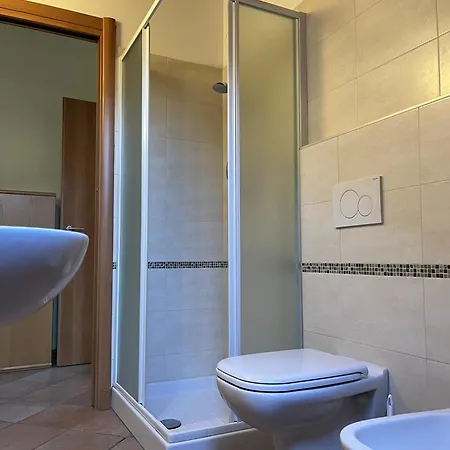 Casa Nella, Vista Dom wakacyjny Pianello Del Lario