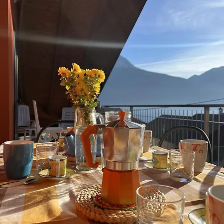 Casa Nella, Vista Pianello Del Lario