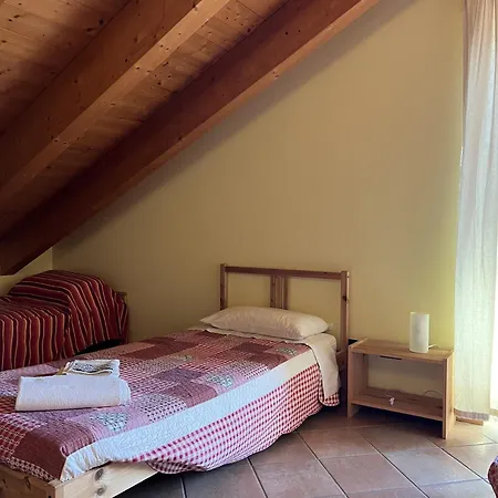 Casa Nella, Vista * Pianello Del Lario