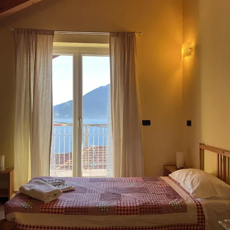Casa Nella, Vista * Pianello Del Lario