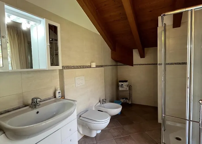 Casa Nella, Vista * Pianello Del Lario