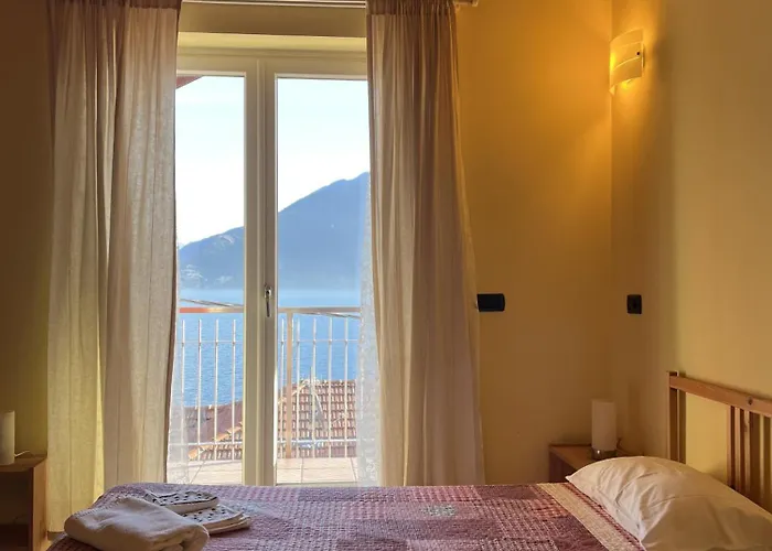 Casa Nella, Vista * Pianello Del Lario