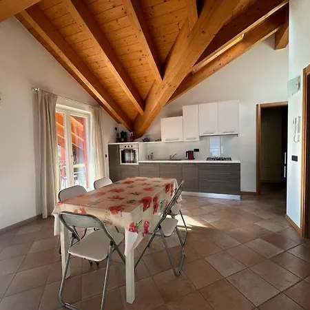 Semesterbostad Casa Nella, Vista Pianello Del Lario